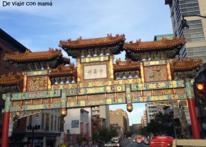 Puerta china o Arco de la Amistad, entrada de Chinatown (inaugurada en 1986)