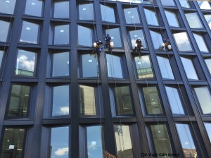 Limpiando ventanas (ida)