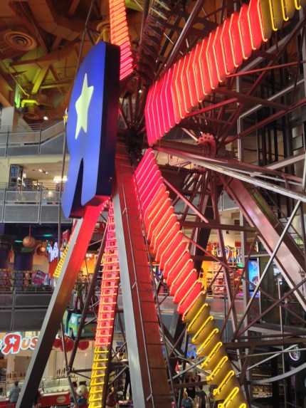 usa2014 298 toysrus 2608